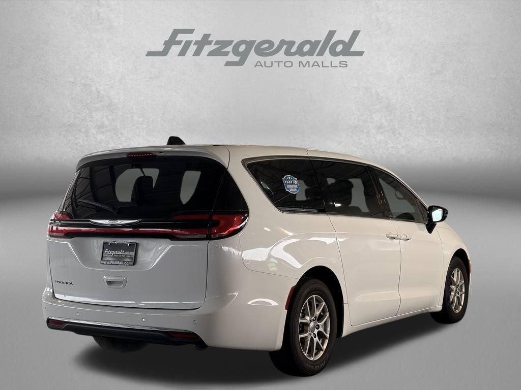 2024 Chrysler Pacifica Touring