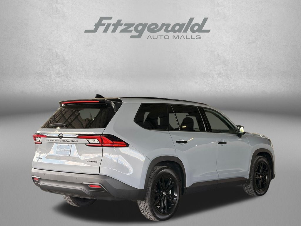 2026 Toyota GRAND HIGHLANDER HEV Nightshade Edition