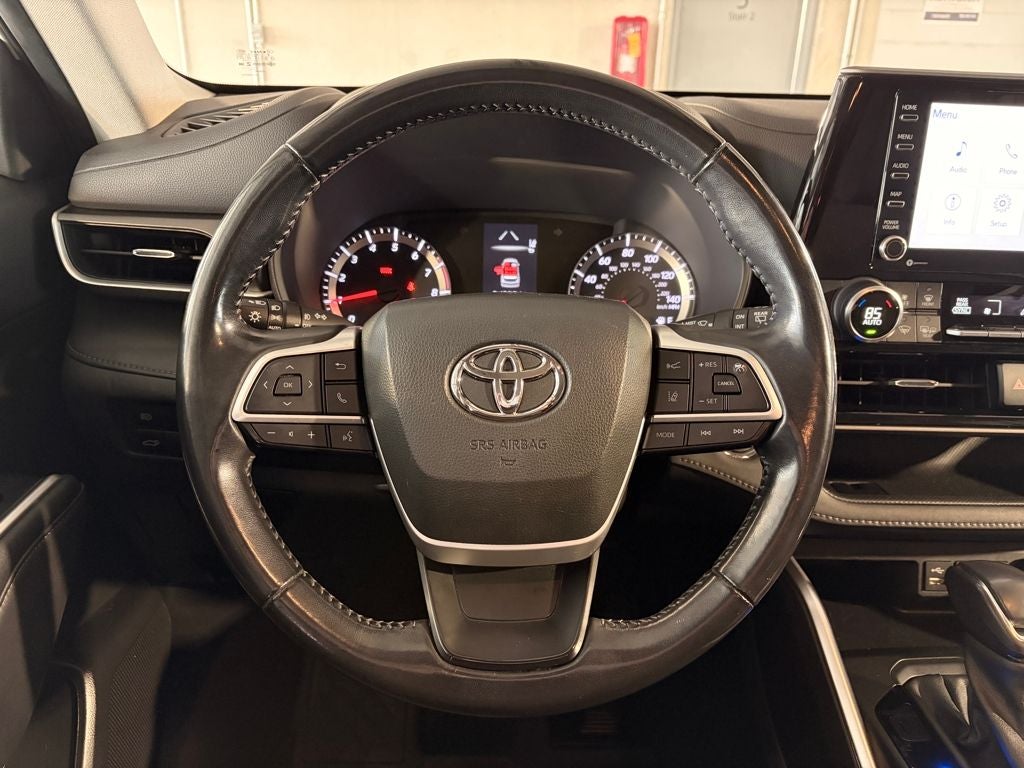 2022 Toyota HIGHLANDER LE