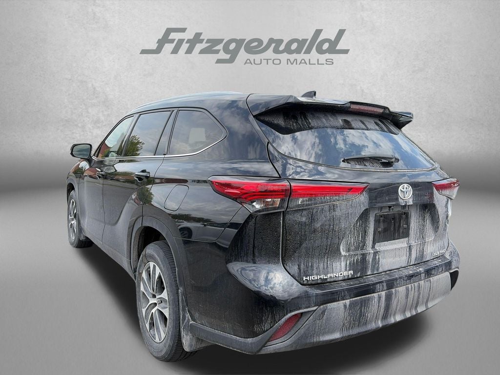 2022 Toyota HIGHLANDER XLE