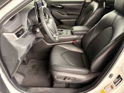 2025 Toyota Highlander Hybrid XLE