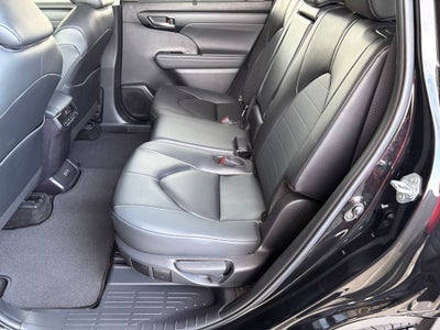 2025 Toyota Highlander XLE