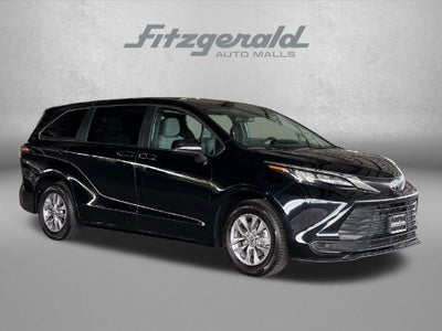 2026 Toyota Sienna LE 8 Passenger