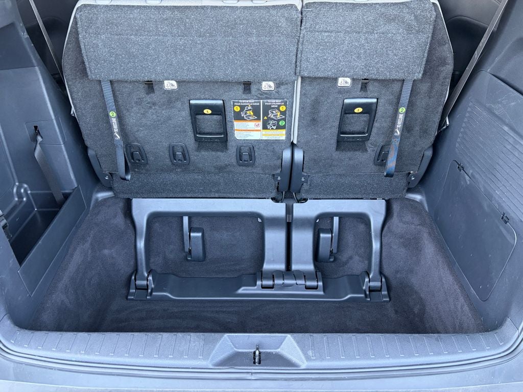 2025 Toyota Sienna LE 8 Passenger
