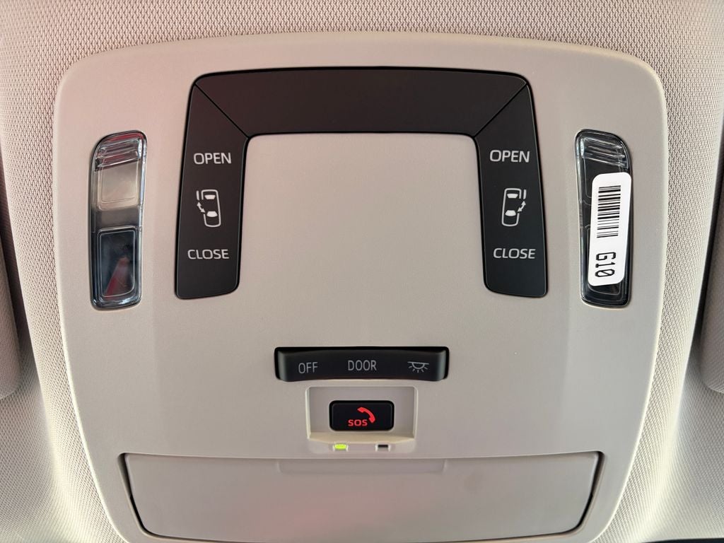 2025 Toyota Sienna LE 8 Passenger