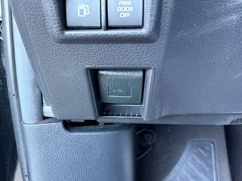 2025 Toyota Sienna LE 8 Passenger