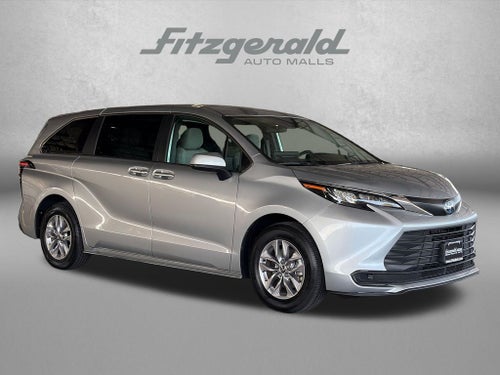 2025 Toyota Sienna LE 8 Passenger