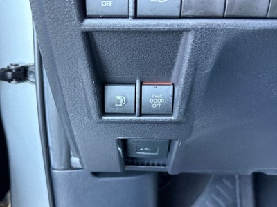 2025 Toyota Sienna LE 8 Passenger