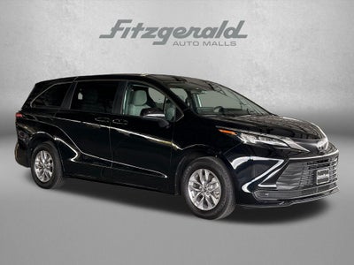 2026 Toyota Sienna LE 8 Passenger