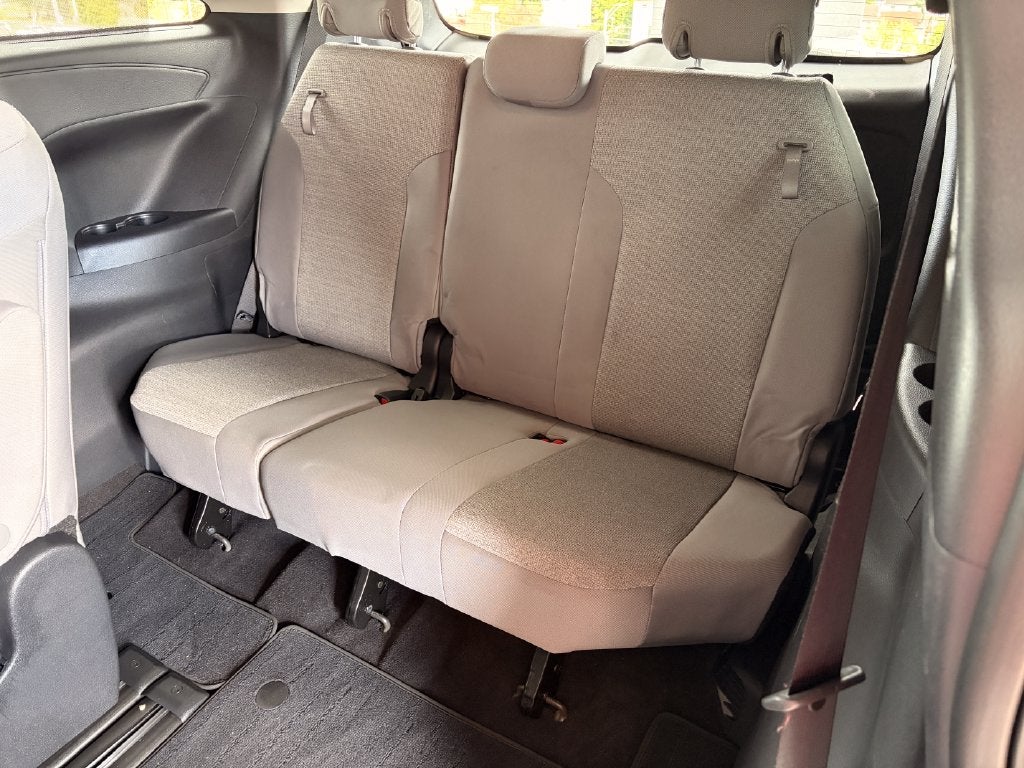 2026 Toyota Sienna LE 8 Passenger