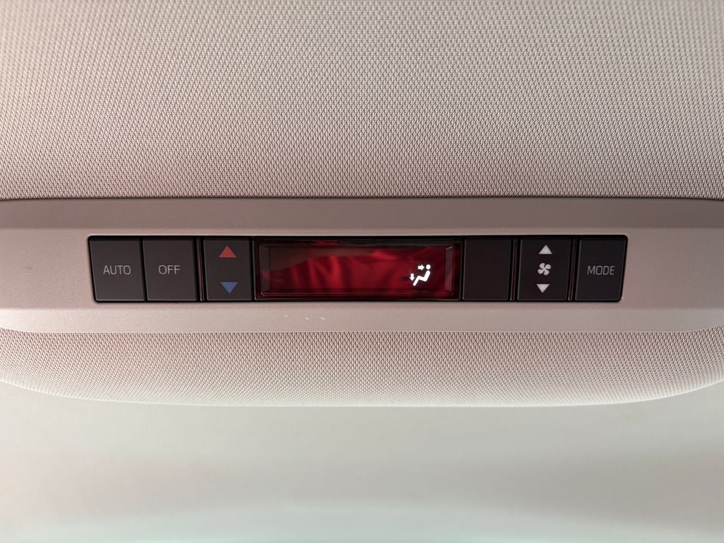 2026 Toyota Sienna LE 8 Passenger