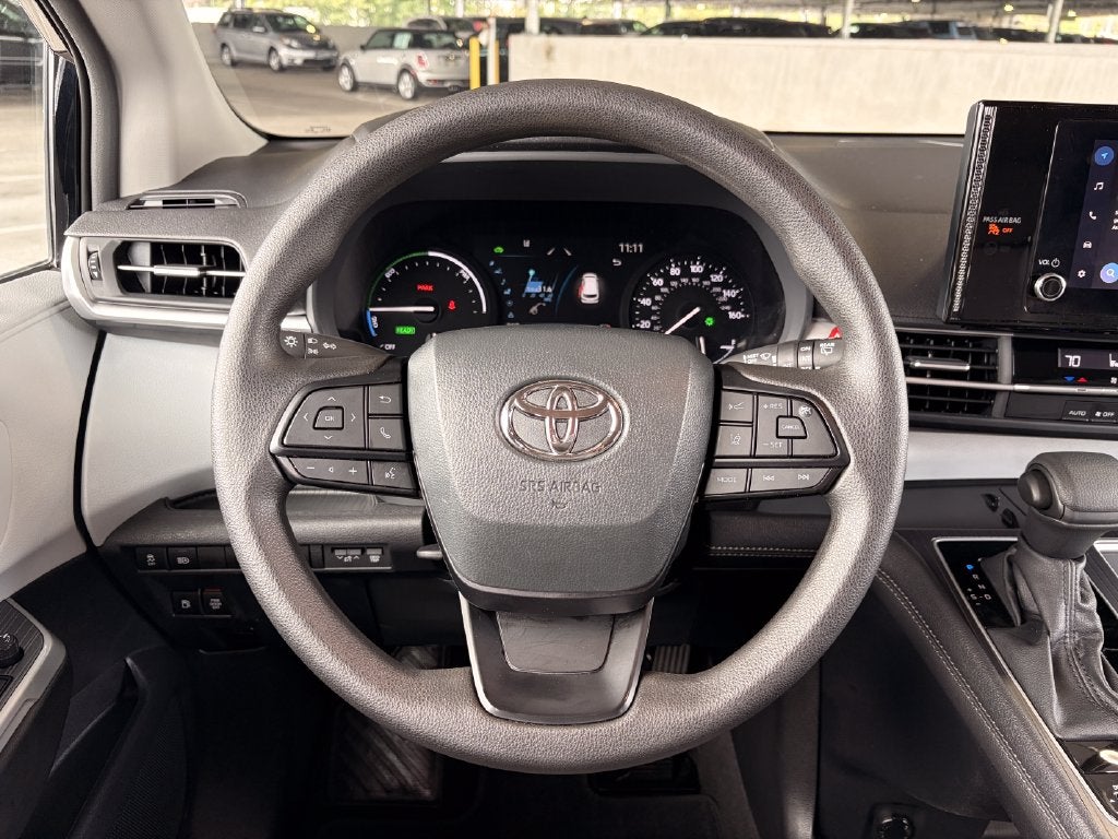 2026 Toyota Sienna LE 8 Passenger