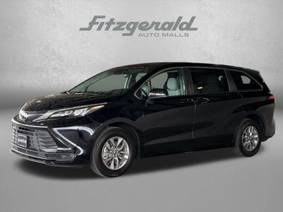 2026 Toyota Sienna LE 8 Passenger
