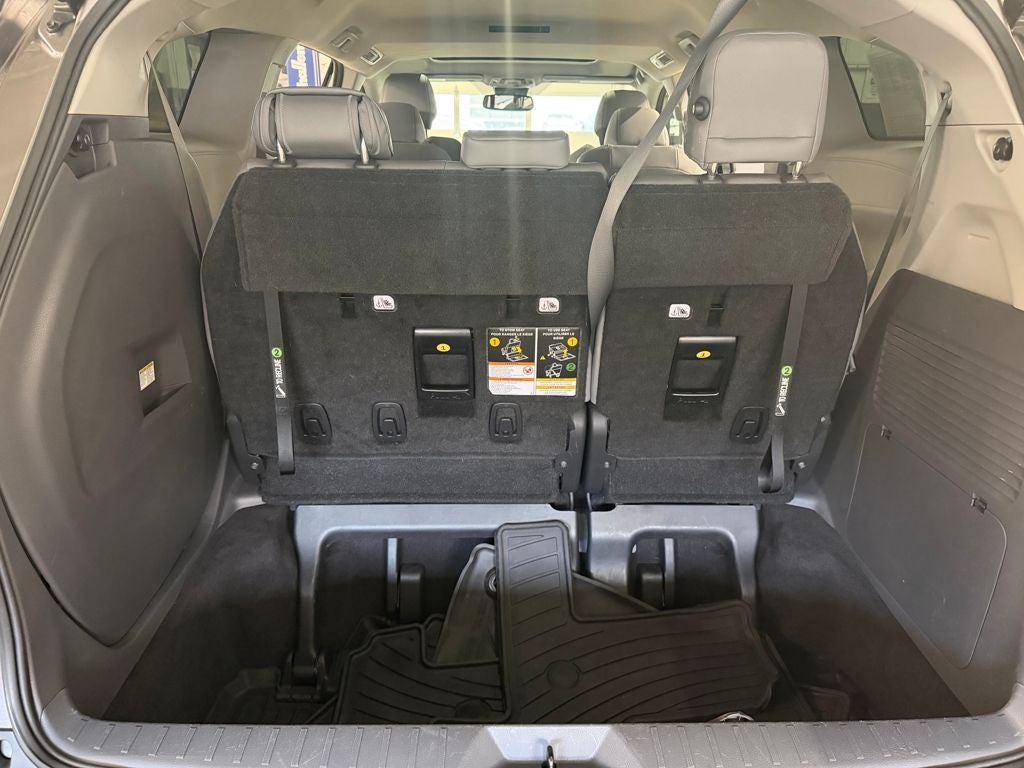 2022 Toyota SIENNA XLE XLE