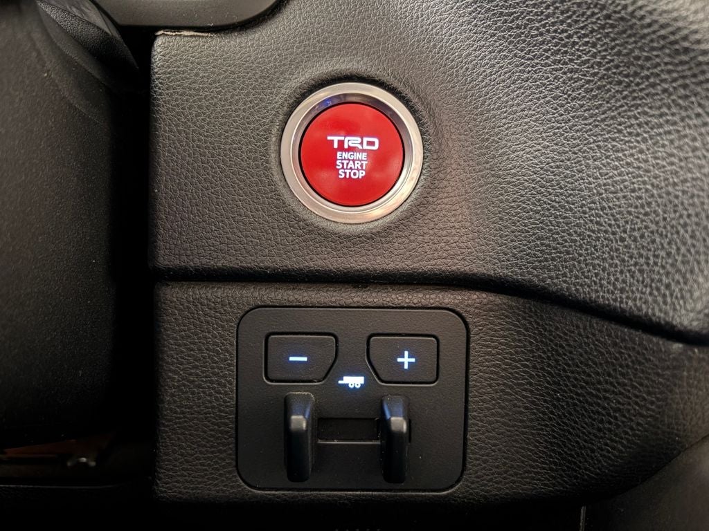 2023 Toyota TUNDRA 4X4 SR5