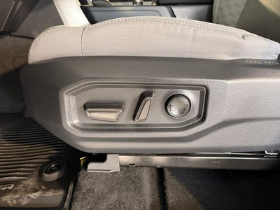 2025 Toyota TUNDRA 4X4 SR5