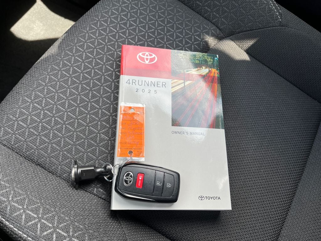 2025 Toyota 4RUNNER SR5