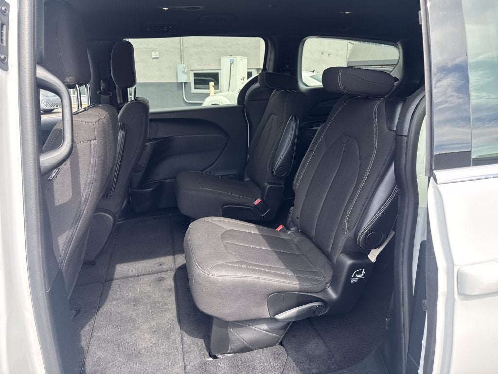 2024 Chrysler Pacifica Touring