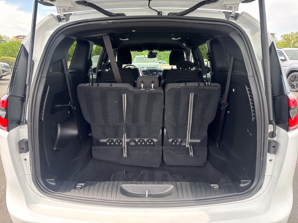 2024 Chrysler Pacifica Touring
