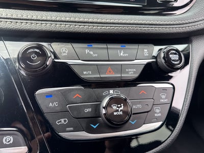 2024 Chrysler Pacifica Touring