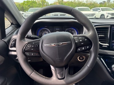 2024 Chrysler Pacifica Touring