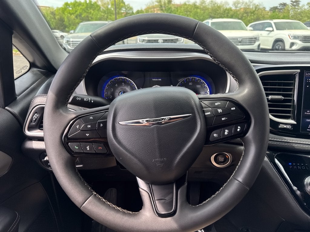2024 Chrysler Pacifica Touring