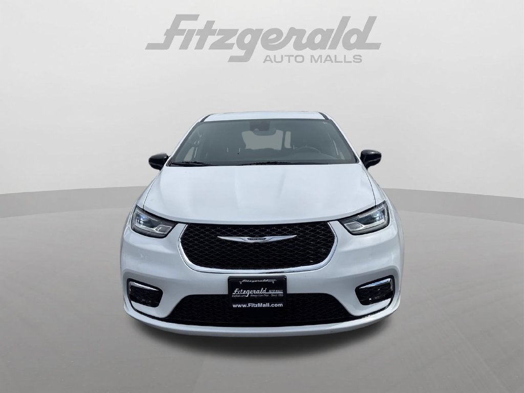 2024 Chrysler Pacifica Touring