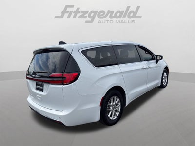 2024 Chrysler Pacifica Touring