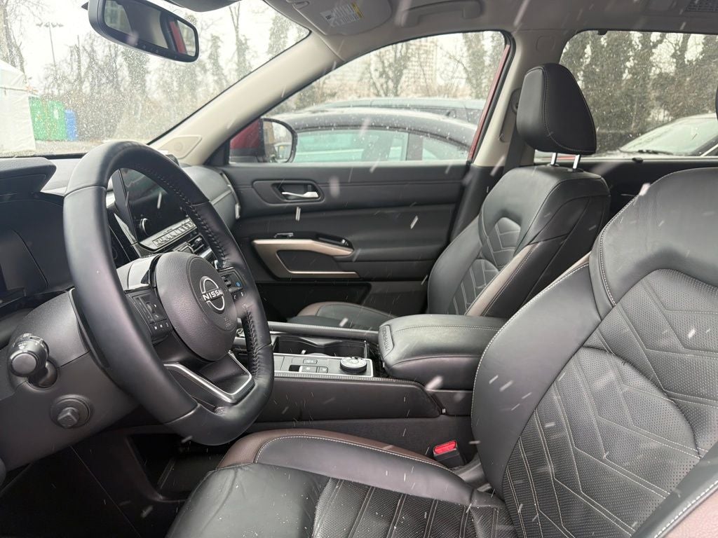 2022 Nissan Pathfinder Platinum