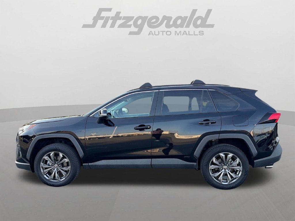 2022 Toyota RAV4 Hybrid XLE Premium