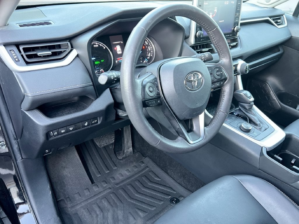 2022 Toyota RAV4 Hybrid XLE Premium