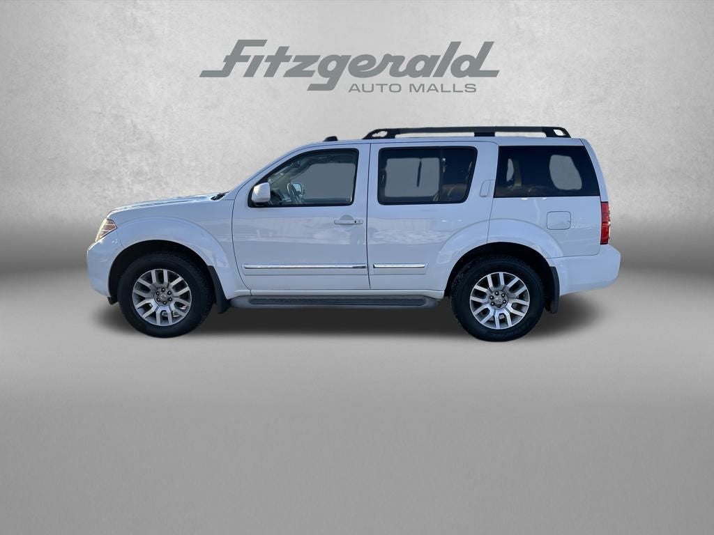 2012 Nissan Pathfinder LE