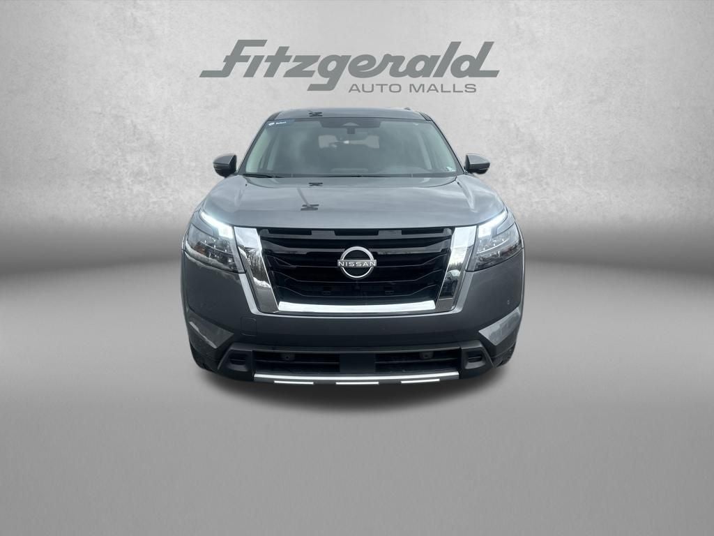2025 Nissan Pathfinder SL