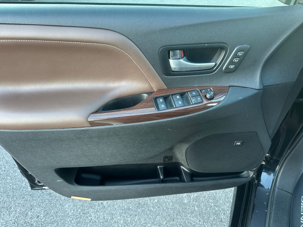 2019 Toyota Sienna Limited Premium 7 Passenger