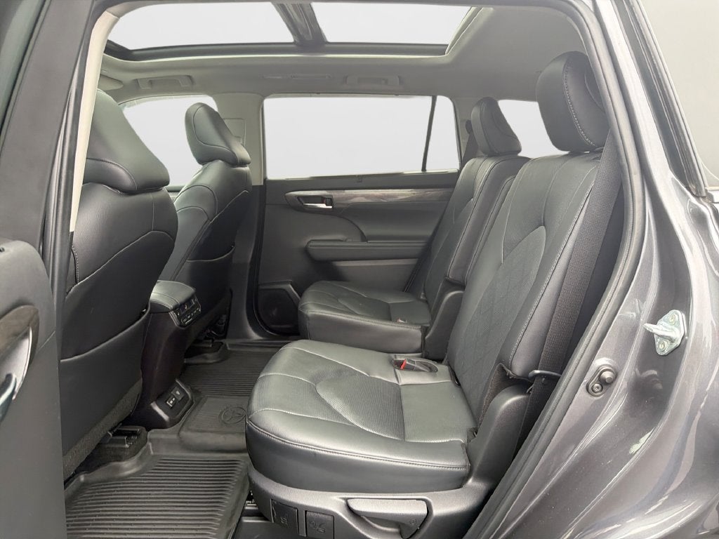 2024 Toyota Highlander Platinum