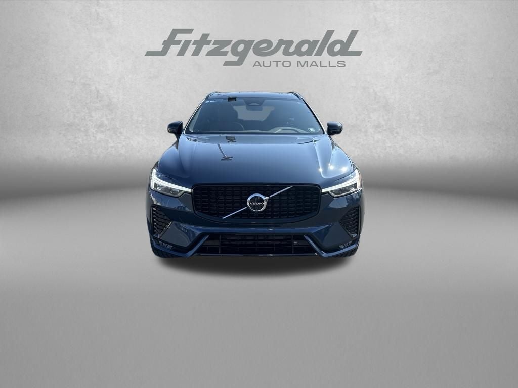 2024 Volvo XC60 B5 Plus Dark Theme