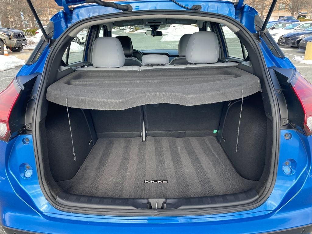 2023 Nissan Kicks SR