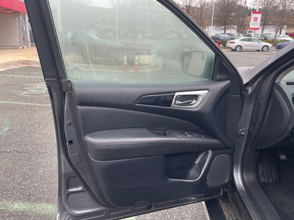 2019 Nissan Pathfinder S