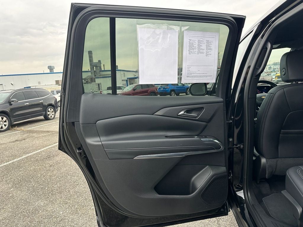 2025 Chevrolet Traverse AWD LT