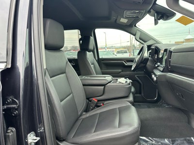 2025 GMC Sierra 1500 4WD Crew Cab Short Box SLT