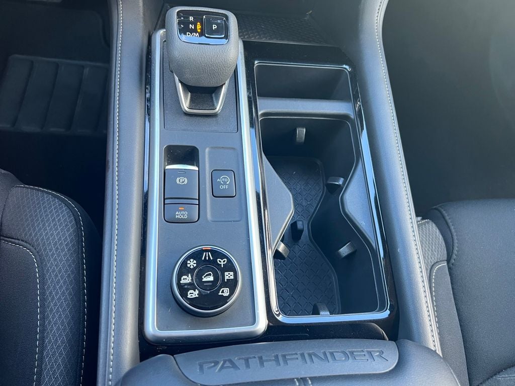 2025 Nissan Pathfinder SV 4WD