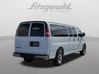 2025 Chevrolet Express Passenger 1LT