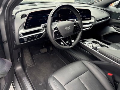 2025 Cadillac LYRIQ Luxury 2