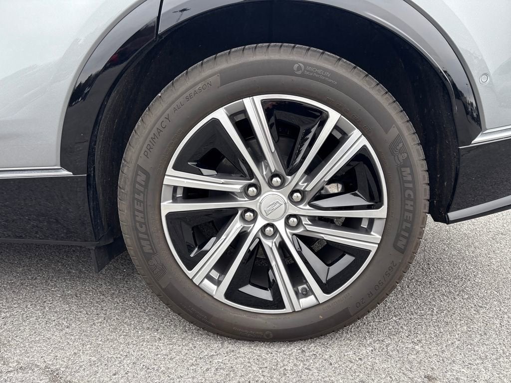 2025 Cadillac LYRIQ Luxury 2