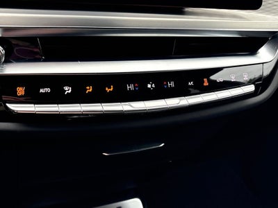 2025 Cadillac LYRIQ Luxury 2