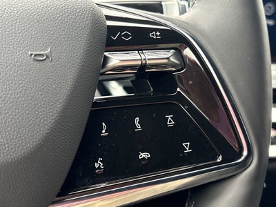 2025 Cadillac LYRIQ Luxury 2