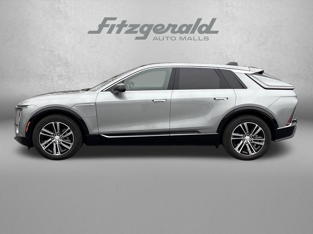 2025 Cadillac LYRIQ Luxury 2