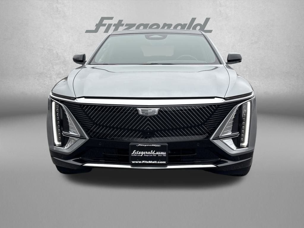 2025 Cadillac LYRIQ Luxury 2