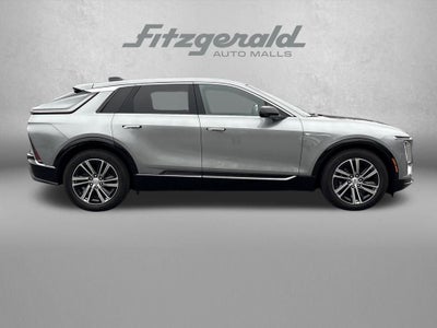 2025 Cadillac LYRIQ Luxury 2