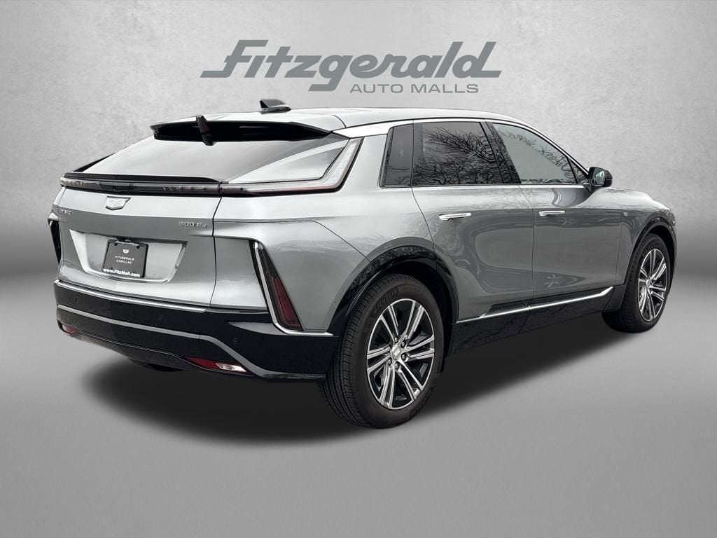 2025 Cadillac LYRIQ Luxury 2